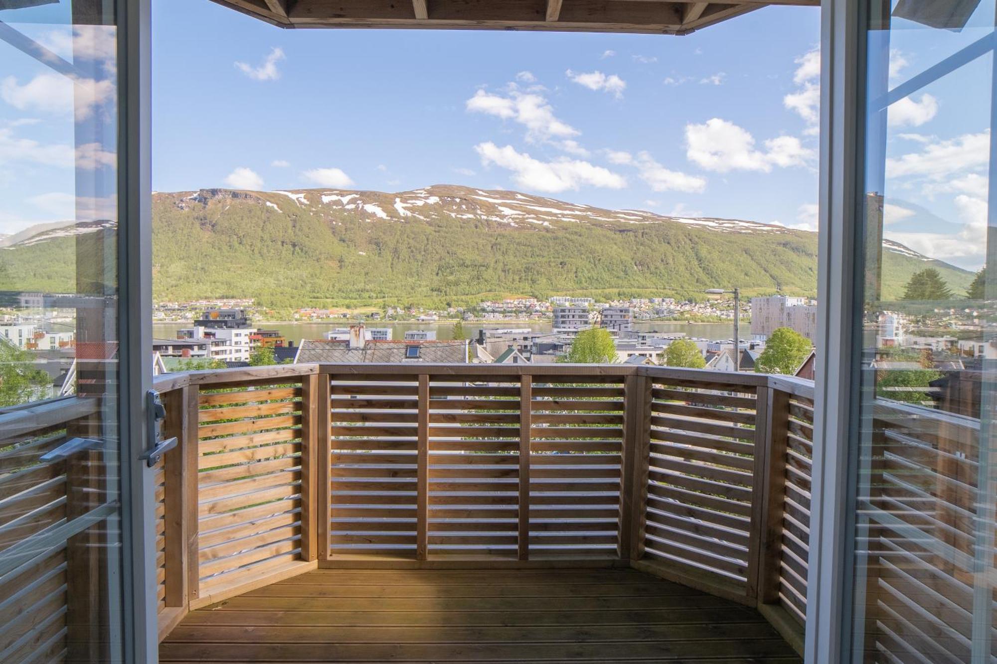 Modern House With Great View! Apartment Tromso Bagian luar foto